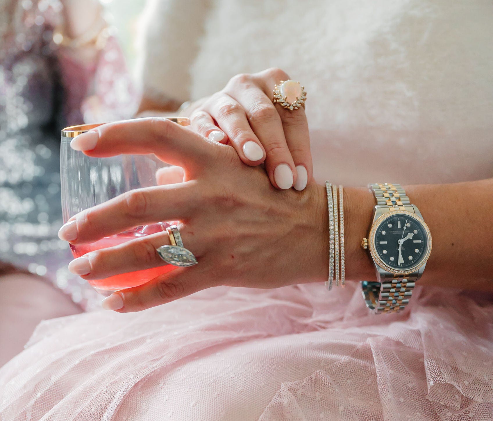2pcs Couple Rhinestone Decor Round Pointer Quartz Watch in 2023 | Couple  watch, Couple watches set, Engagement watch